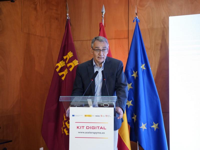 Alberto Martínez Lacambra, director general de Red.es, en la presentación de Kit Digital en Murcia. 